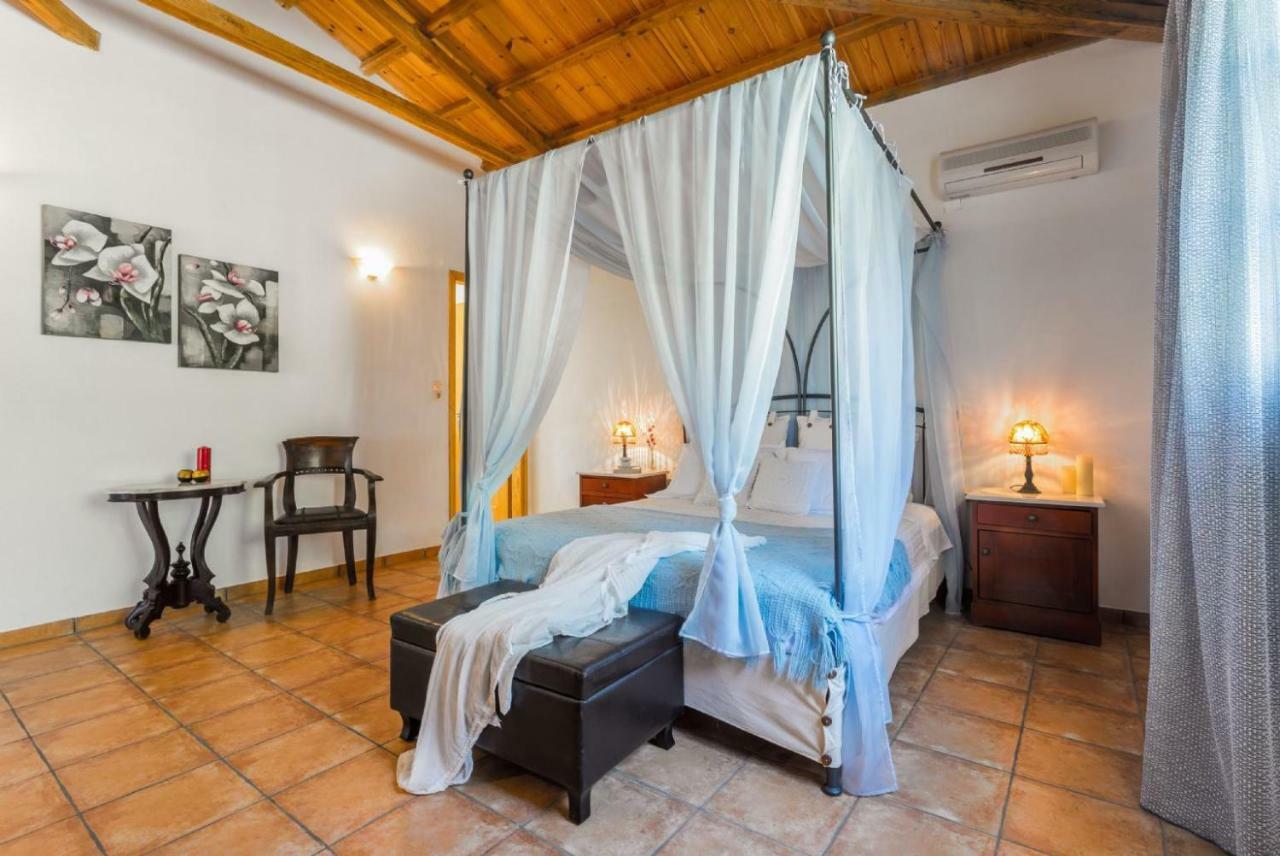 Villa Tassoula Isomata ภายนอก รูปภาพ