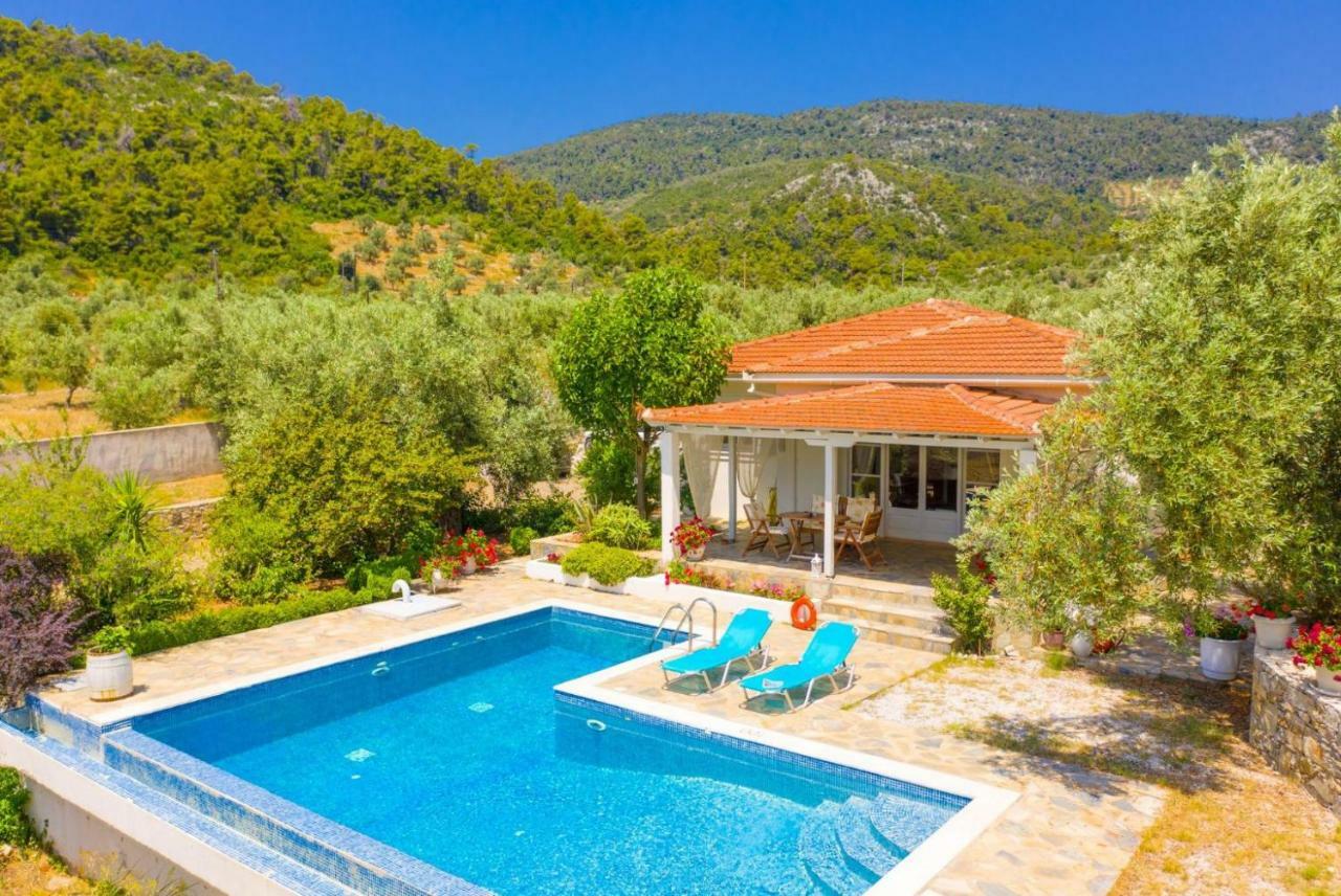 Villa Tassoula Isomata ภายนอก รูปภาพ