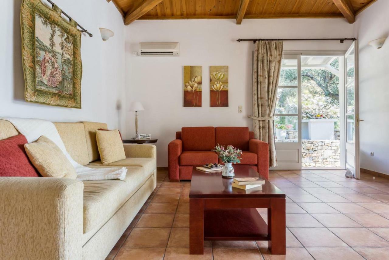 Villa Tassoula Isomata ภายนอก รูปภาพ