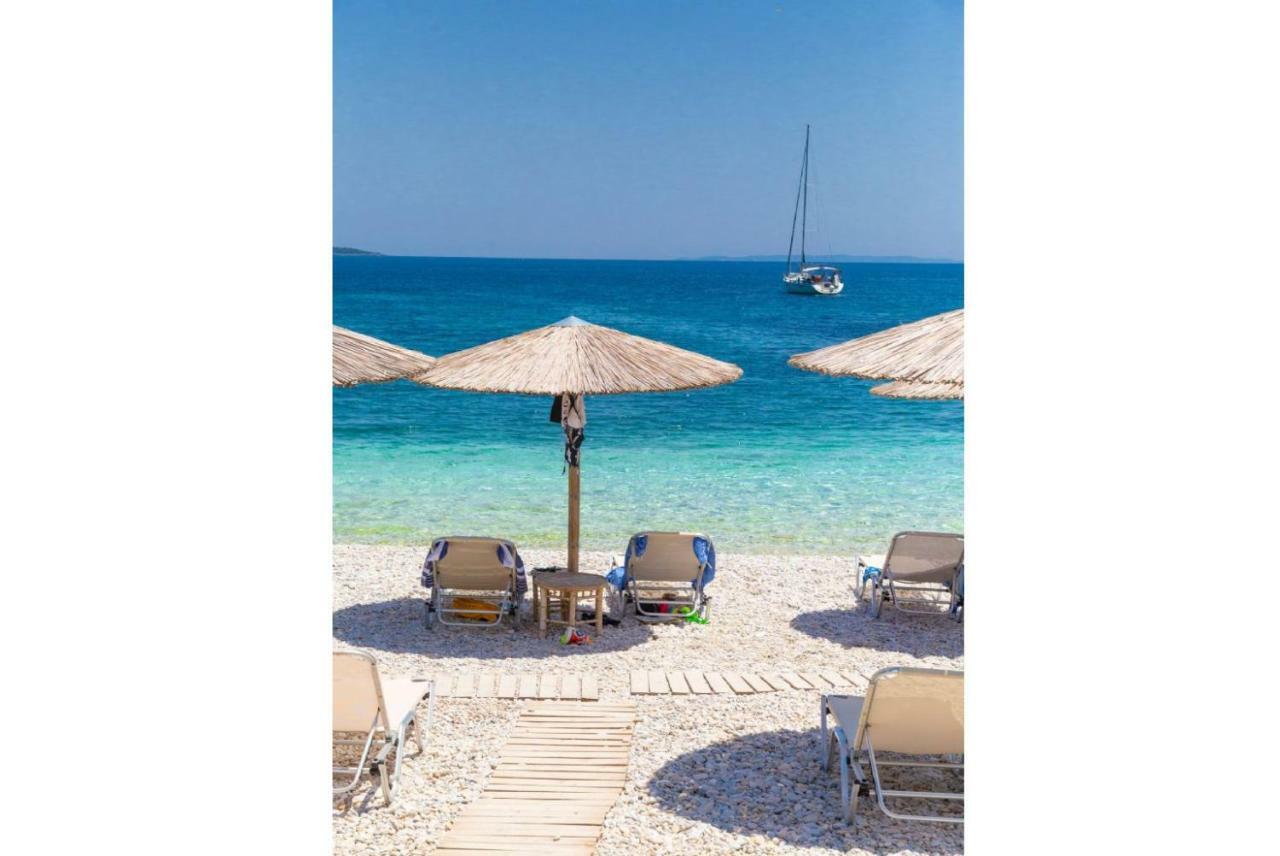 Villa Tassoula Isomata ภายนอก รูปภาพ