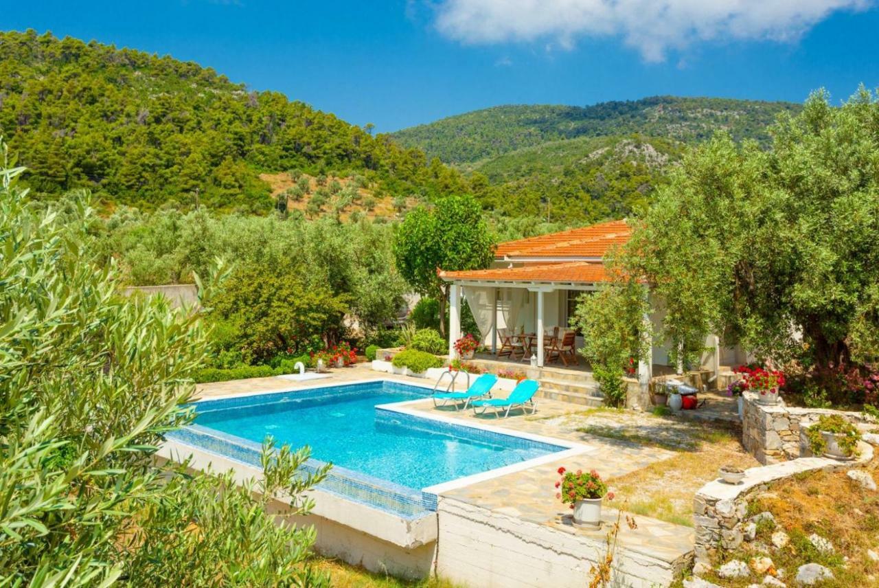 Villa Tassoula Isomata ภายนอก รูปภาพ