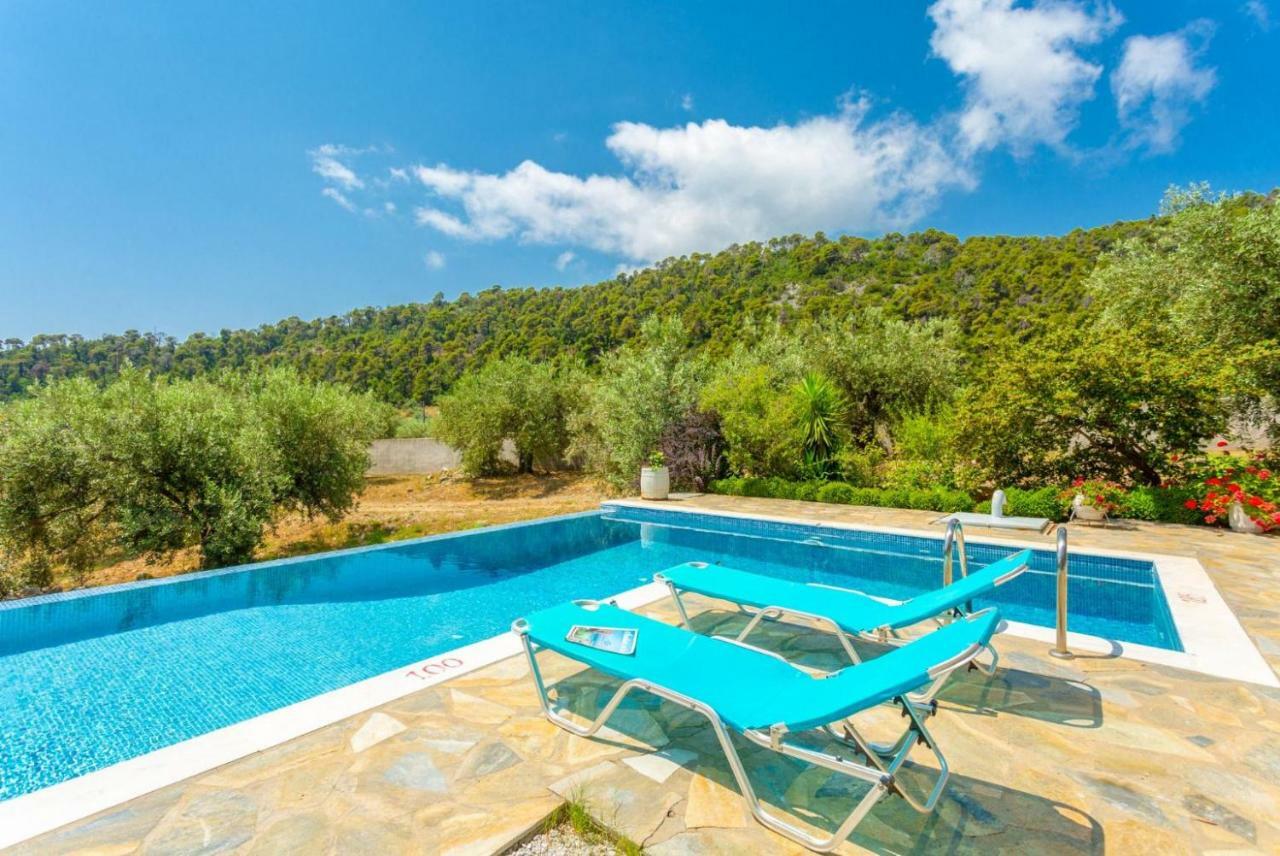 Villa Tassoula Isomata ภายนอก รูปภาพ
